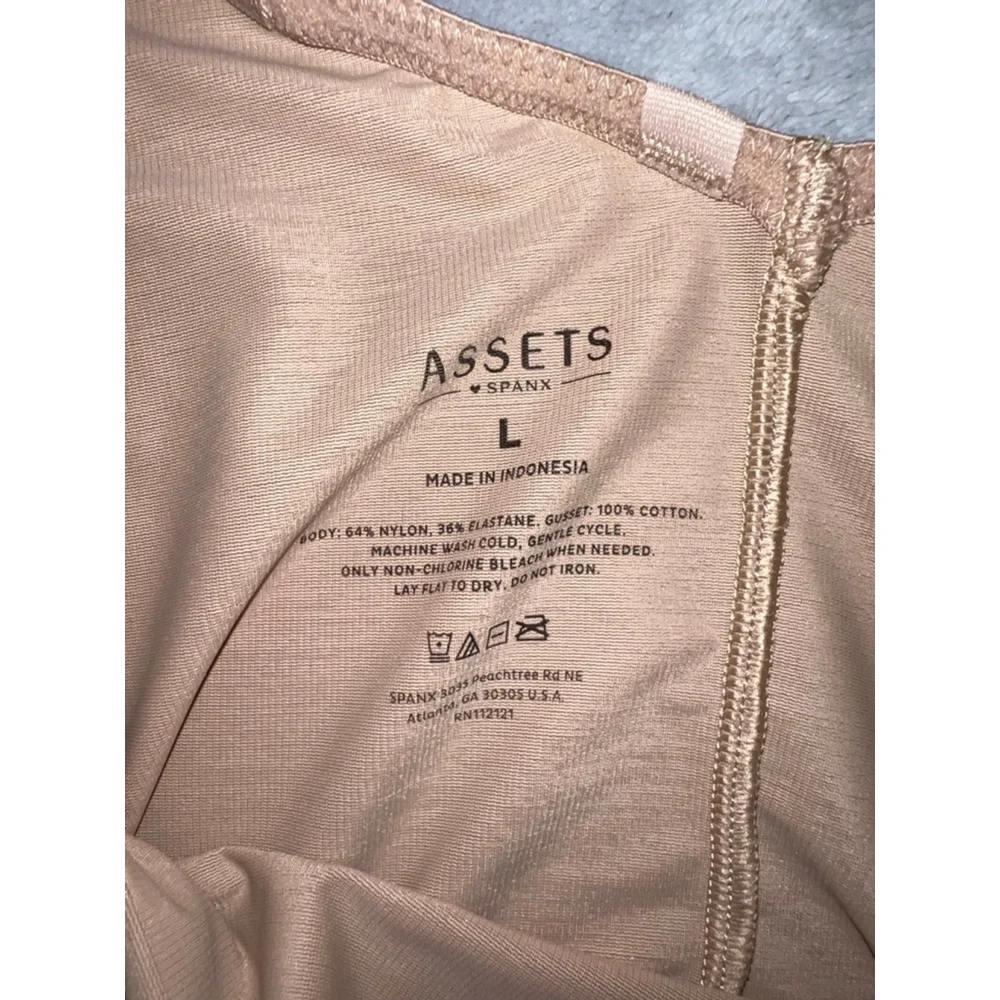 Women's Assets by Spanx Nude Beige Bodysuit L - Picture 10 of 10
